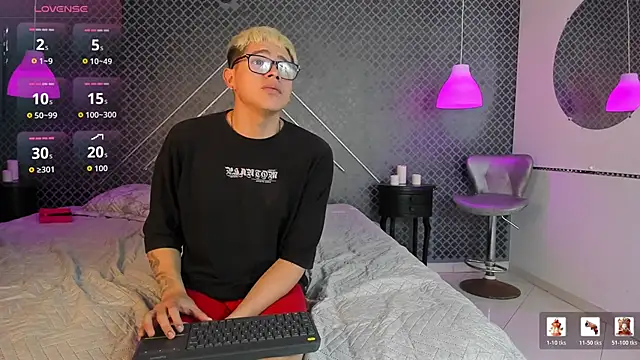 Pertunjukan Kamera Web Evie_demn