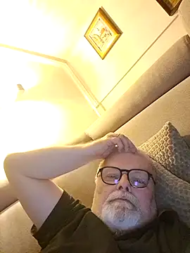 petvarad: διαδικτυακό σόου στην κάμερα