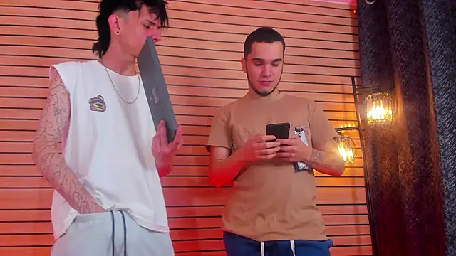 دردشة TheBatMansion الجنسية المباشرة