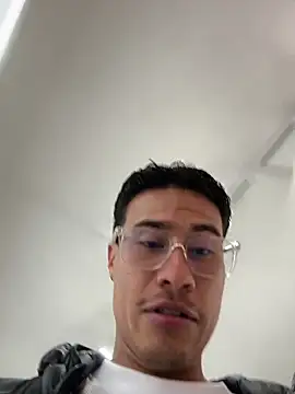 Chat +18 de TavoHot_ ao vivo