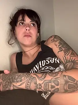 ninapellegrini17's Live XXX Chat