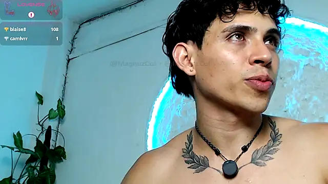 Magnuz_Col Live XXX-chat