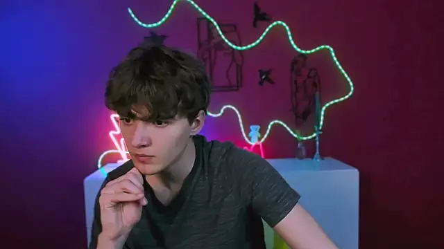 دردشة emil_lucky الجنسية المباشرة