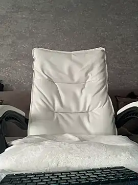 XXX chat uživo modela LillySquirtShot