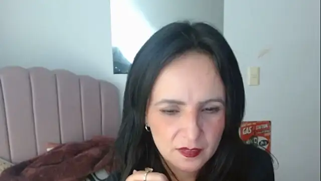 Chat +18 de Juliana__lx ao vivo