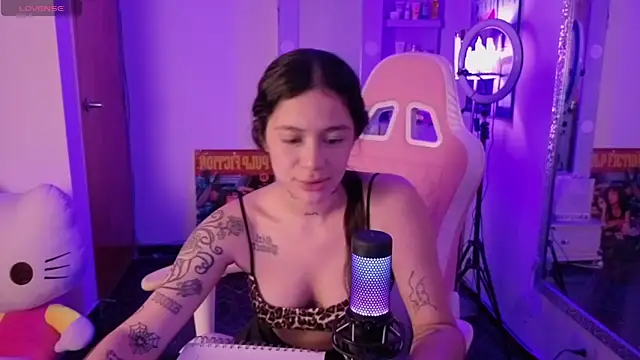 Oliviasims' Live XXX Chat