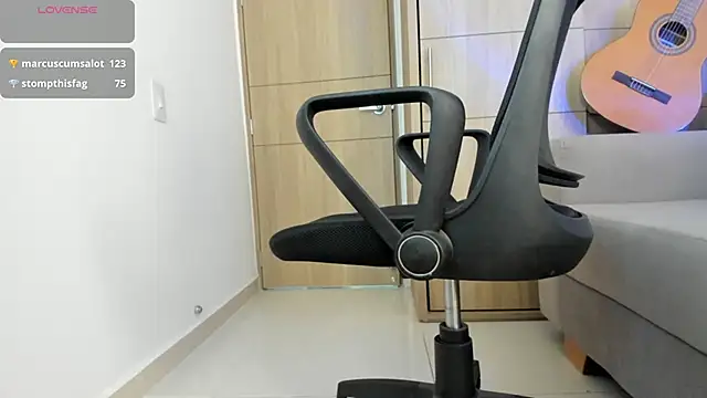 alejandro_stark ওয়েবক্যাম শো