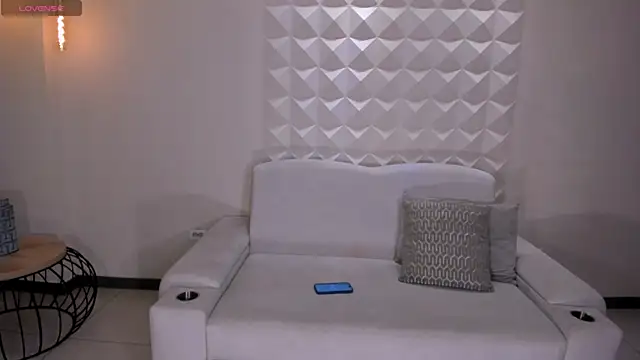 Chat +18 de NinaMichelle ao vivo