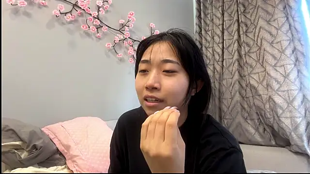 Pokazy przed kamerką – SweetMiaXO