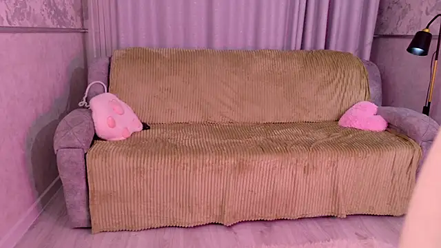 Chat +18 de BurningDesiree ao vivo