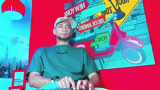 Daniel_huge22 Live XXX Chat