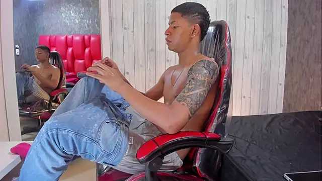 _erick_j: απευθείας συνομιλία ΧΧΧ