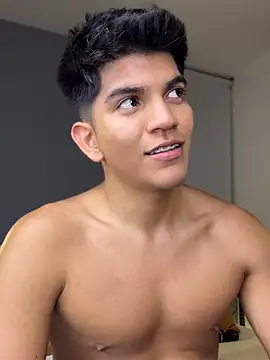 OnlySantty 即時 XXX 聊天