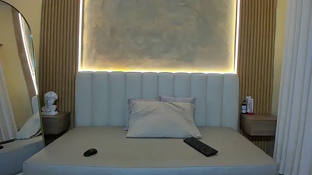 Michelle_Saenz_ Adlı Modelin Canlı XXX Sohbeti