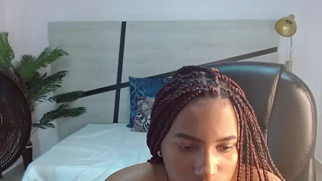 coral_echeverri Show in webcam