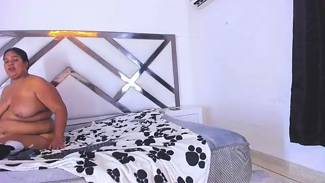 Вебкам-шоу goldendesyre