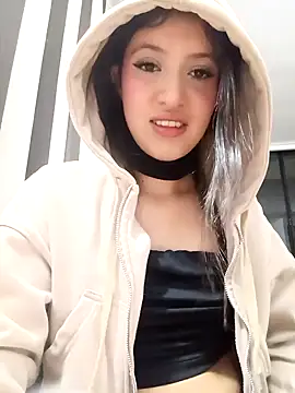 SALOME-28_ élő XXX-chatje