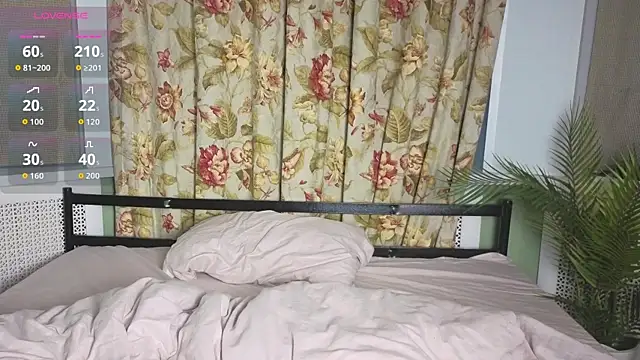 Nymphorina 现场XXX聊天