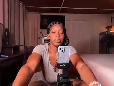 saffirebleu's Live XXX Chat