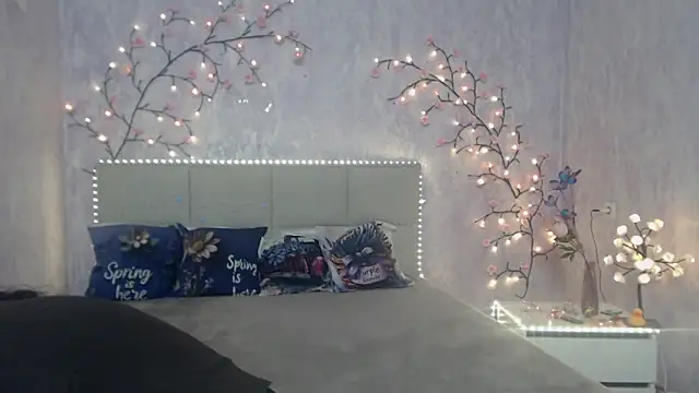 KaraCriegs: онлайн-секс-чат