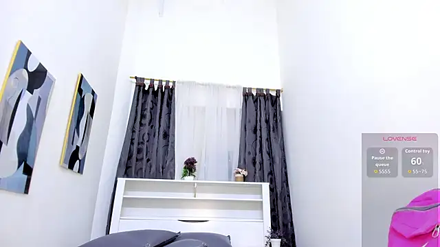 Mistt_Mia 现场XXX聊天