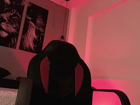 Show modela Drako_Boss na web-kameri