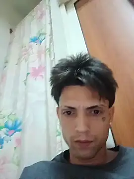 CubaxxxPeneGrande: διαδικτυακό σόου στην κάμερα