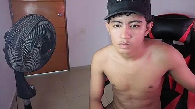 darknigthx webkamerás műsora