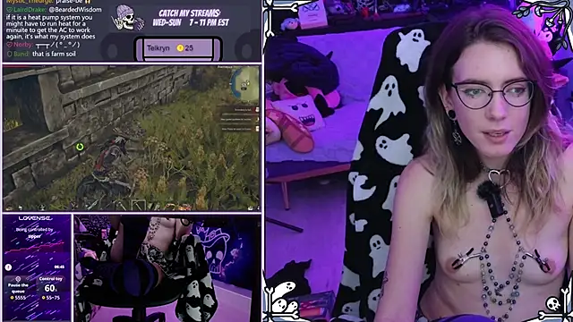 AnneSao Show in webcam