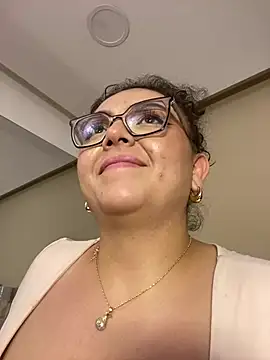 AlmaraRouge's Live XXX Chat