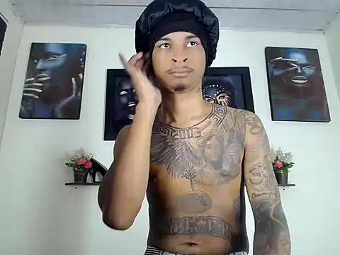 Živý XXX chat Tatoo_Noah