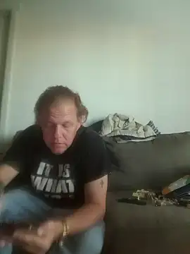 yourMasterisBored's Webcam Show