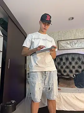 Lander_Cruz 现场XXX聊天