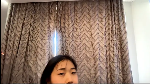 SweetMiaXO Show in webcam