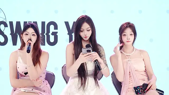 __AOA__'s Live XXX Chat