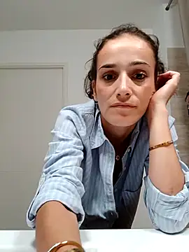 Lolaa92i Show in webcam