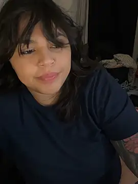 Pokazy przed kamerką – miacanela_xo