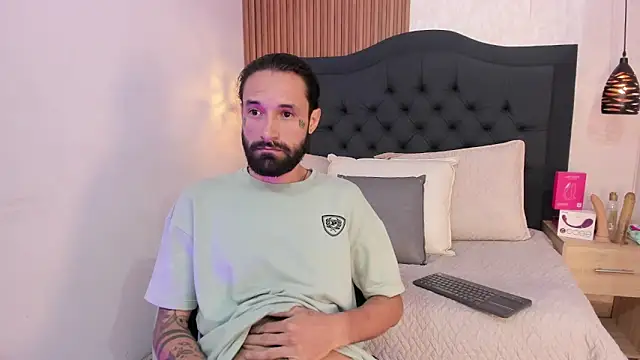 Hisoka_011のライブXXXチャット