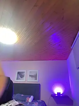 Isabella18_pink's Live XXX Chat