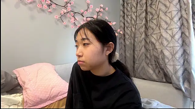 Pokazy przed kamerką – SweetMiaXO