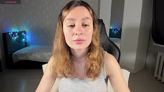 EllaFresh's Live XXX Chat