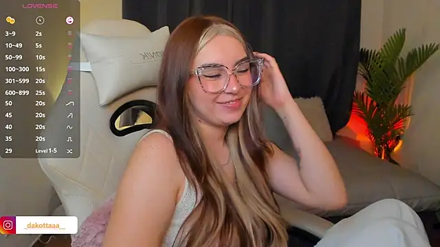 dakottaa_ Live XXX-chat
