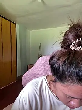 _UrSingleMamiBella_'s Webcam Show