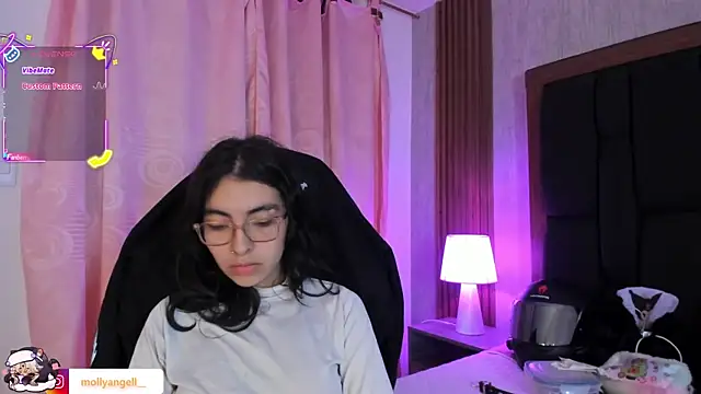 Chat XXX en directo de Molly_A