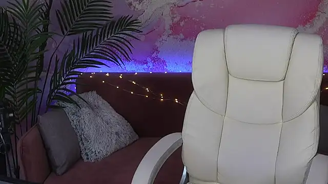 LindsyRawr live XXX chat