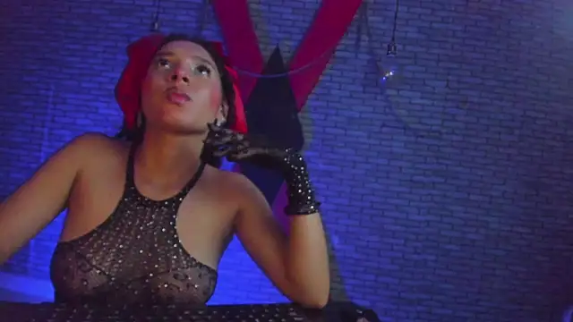 Czat XXX na żywo – Alanah_R