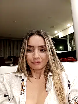 Loly_Horny's Webcam Show