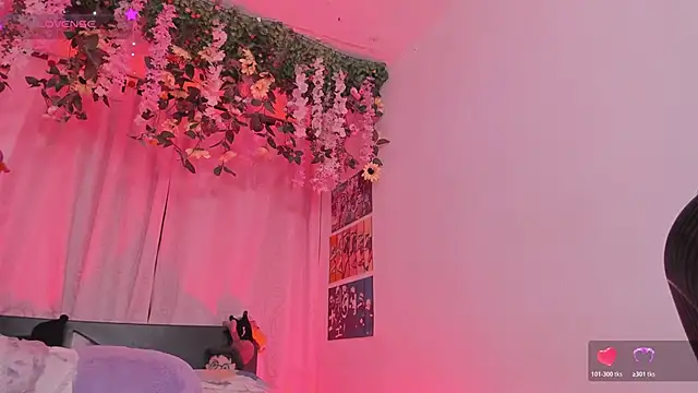 MissCurvyTop's Live XXX Chat