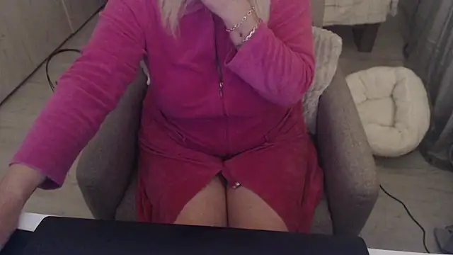 แชท XXX สดของ Divineblond