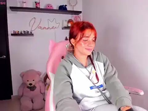 Vannessa__Shy élő XXX-chatje